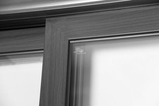 Porta scorrevole in alluminio resistente ai tifoni nera