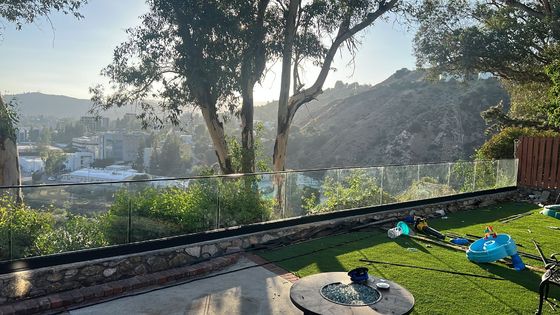 Rivestimento in polvere di cornici di vetro senza telaio per abitazioni