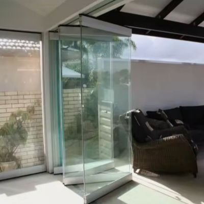 Porta pieghevole in alluminio con buon isolamento acustico EPDM di alta qualità e sigillante di silicone per un'installazione facile