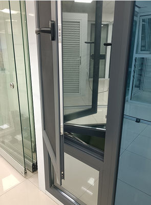 Moderne finestre oscillanti che durano a lungo con vetri a doppio vetro