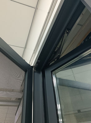 Moderne finestre oscillanti che durano a lungo con vetri a doppio vetro
