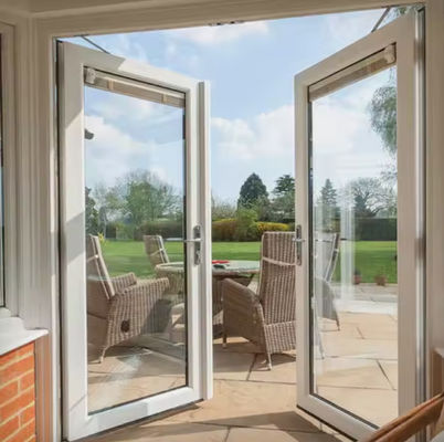 Porta oscillante a doppio rivestimento in alluminio Con un design moderno con vetro temperato