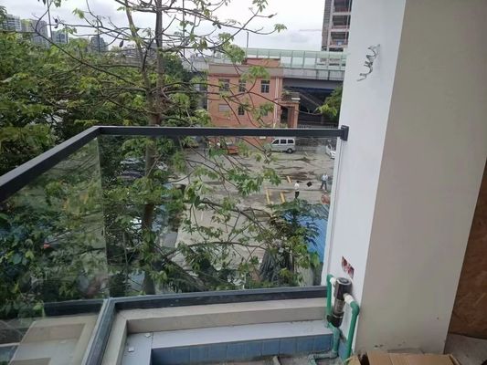 Balustrade di vetro a canale trasparente con vetro temperato