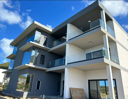 Barricata di vetro di alluminio nero a canale U Barricata di vetro di alluminio stabile