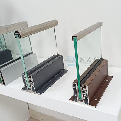 Barricata di vetro a luce a LED Alumini Moderni disegni di ringhiera Vetro temperato senza cornice Ringhiera esterno balcone