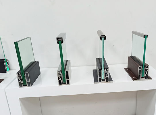 Balustrade di vetro in alluminio U-Channel resistente alle intemperie