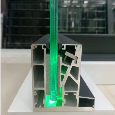 Ringhiera in vetro a U con luce LED colorata, vetro stratificato da 8-16 mm e garanzia di oltre 5 anni