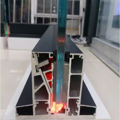 Barricata in vetro senza telaio con luci a LED e garanzia di oltre 5 anni