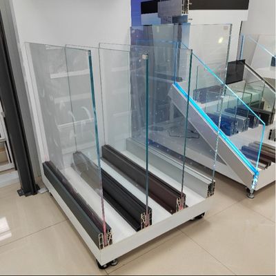 Vista aperta Barricata di vetro senza cornice Balcone Balustrade Canale in vetro U Con luci a LED