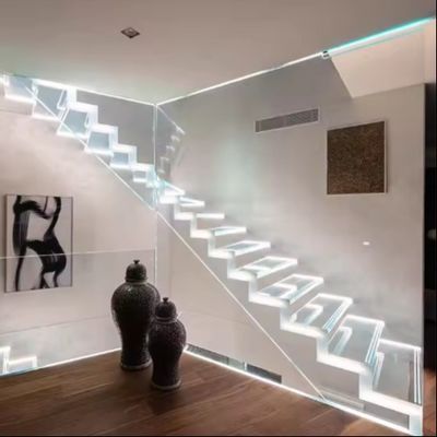 Scala galleggiante a luce LED solida e personalizzata con trave di acciaio nascosta e ringhiera di vetro