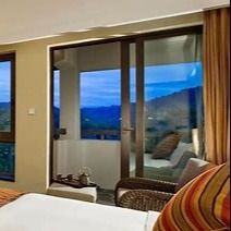 Finestra scorrevole in alluminio con doppi vetri temperati isolanti, garanzia di 10 anni e resistenza al vento