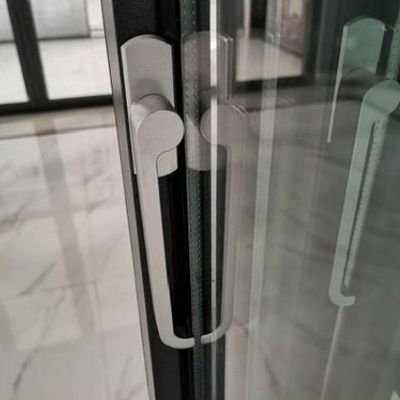 Dimensioni personalizzate Porte esterne bifold in alluminio Isolamento termico multi-panele durevole