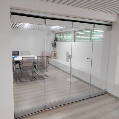 Porte bifold in alluminio a linea sottile Balcone interno Design scorrevole pieghevole Porta in vetro in alluminio bifold