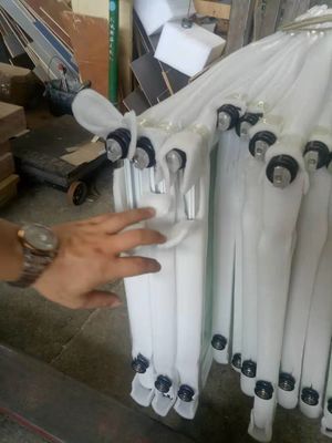 Porta pieghevole in alluminio con buon isolamento acustico EPDM di alta qualità e sigillante di silicone per un'installazione facile