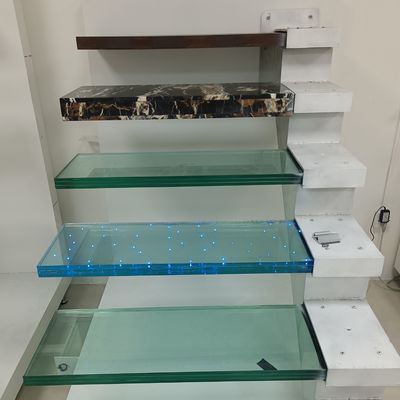 OEM/ODM Scala di vetro di design elegante personalizzato con ringhiera di vetro e auto led