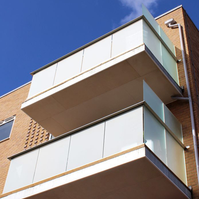 Pannello in vetro per edificio senza telaio curvo piatto in alluminio per ringhiera balcone corrimano