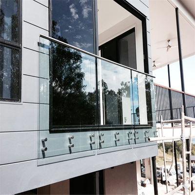 Sistema di ringhiera in vetro senza cornice temperato da 10 mm con barriere in acciaio inossidabile