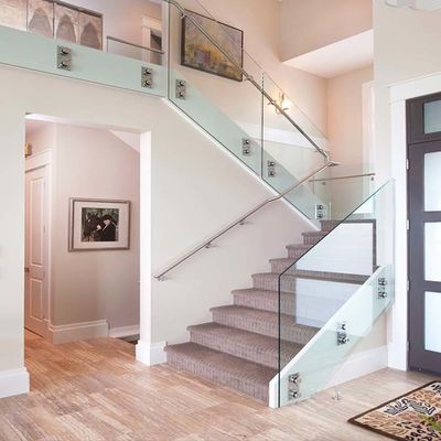 Barricate per scale personalizzate Recinzione in vetro temperato per balustrade per scale interne