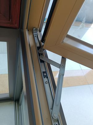 Profili di alluminio Casement Swing Window vetro stratificato per abitazioni