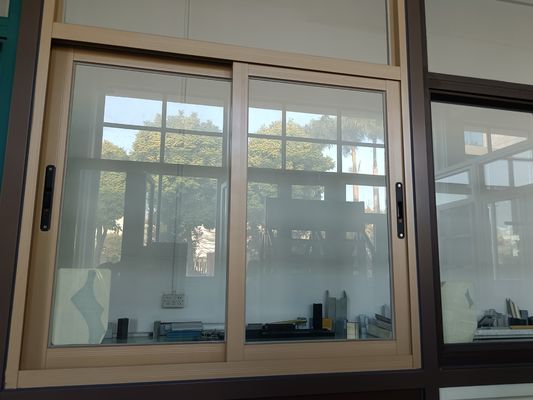 Profili di alluminio Casement Swing Window vetro stratificato per abitazioni